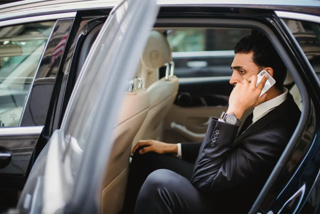 İş seyahati için şoförlü araç,Kurumsal transfer hizmetleri,Şirket transferleri,İstanbul'da iş seyahatleri için şoförlü araç kiralama,Şirket toplantıları için lüks araç kiralama,İş seyahatlerinde zaman kazandırmak için şoförlü araç,Yüksek konforlu iş seyahati transferleri,Müşteri ziyaretleri için özel transfer hizmetleri,İş seyahatlerinde güvenilir ve profesyonel hizmet,Şoförlü araç kiralama ile iş verimliliğini artırma