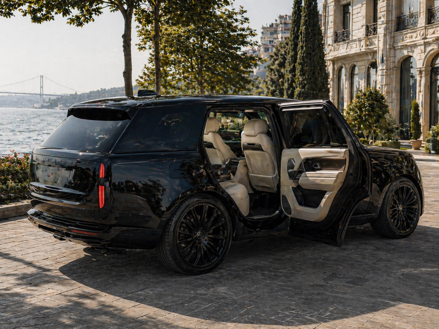 İstanbul şoförlü premium SUV ve geniş gövde VIP transfer (Range Rover filo seçeneği) – VipCar Rentals